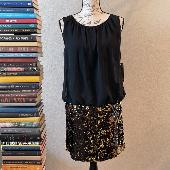 Adrianna Papell Dresses & Skirts - Adrianna Papell Sequin Skirt Dress